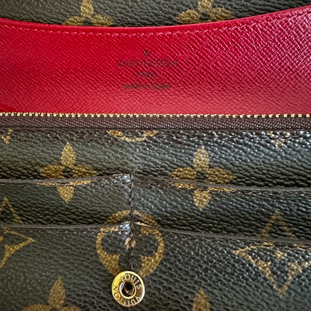 Louis Vuitton Wallet - Picture 3 of 13